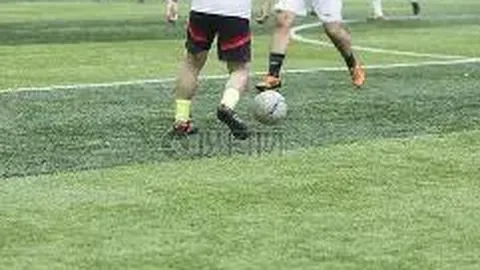 曼城神速开战！福登闪电破门，默契三连击展翅，全员激情狂欢庆祝！